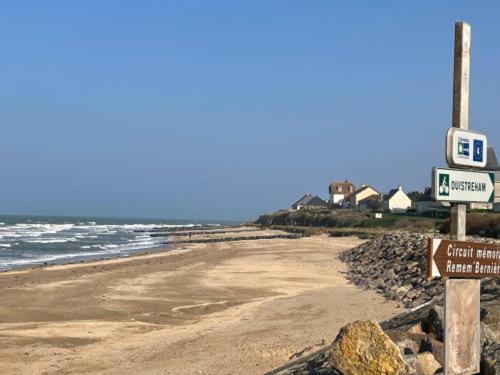 Les Pieds Dans L'Eau - Acces Direct A La Plage Bernières-sur-Mer Exterior foto